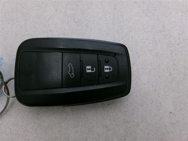 RAV4 G Zパッケージ インテリジェントクリアランスソナー レザーシート AWD LEDライト アルミホイル バックガイドモニター ナビ デュアルエアバッグ メモリナビ ABS オートエアコン エアバッグ パワーウィンド(15枚目)