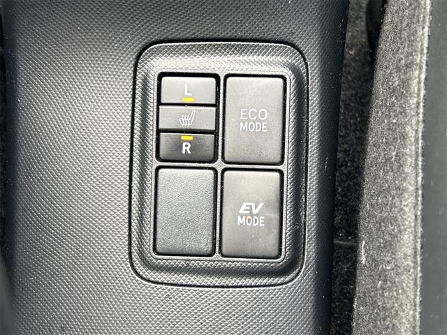 アクア Gブラックソフトレザーセレクション ETC オートライト スマートキー アイドリングストップ 電動格納ミラー シートヒーター CVT 盗難防止システム 衝突安全ボディ ABS ESC CD エアコン パワーステアリング パワーウィンドウ(8枚目)