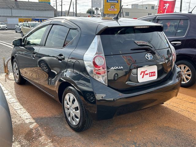 アクア Gブラックソフトレザーセレクション ETC オートライト スマートキー アイドリングストップ 電動格納ミラー シートヒーター CVT 盗難防止システム 衝突安全ボディ ABS ESC CD エアコン パワーステアリング パワーウィンドウ(16枚目)