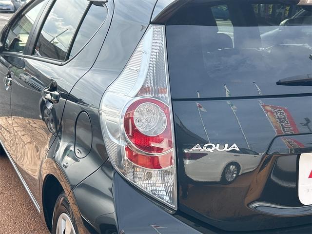 アクア Gブラックソフトレザーセレクション ETC オートライト スマートキー アイドリングストップ 電動格納ミラー シートヒーター CVT 盗難防止システム 衝突安全ボディ ABS ESC CD エアコン パワーステアリング パワーウィンドウ(17枚目)