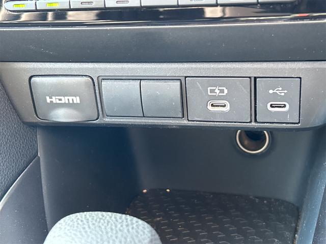 ヤリス Ｇ　ドライブレコーダー　全周囲カメラ　ナビ　ＴＶ　レーンアシスト　衝突被害軽減システム　アルミホイール　オートマチックハイビーム　オートライト　スマートキー　電動格納ミラー　ＣＶＴ（7枚目）