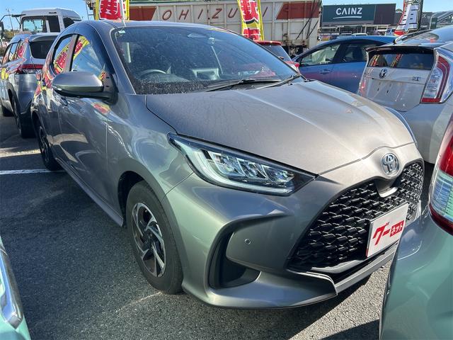 ヤリス Ｇ　ドライブレコーダー　全周囲カメラ　ナビ　ＴＶ　レーンアシスト　衝突被害軽減システム　アルミホイール　オートマチックハイビーム　オートライト　スマートキー　電動格納ミラー　ＣＶＴ（13枚目）