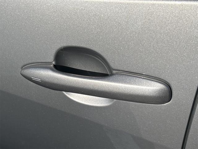 ヤリス Ｇ　ドライブレコーダー　全周囲カメラ　ナビ　ＴＶ　レーンアシスト　衝突被害軽減システム　アルミホイール　オートマチックハイビーム　オートライト　スマートキー　電動格納ミラー　ＣＶＴ（25枚目）