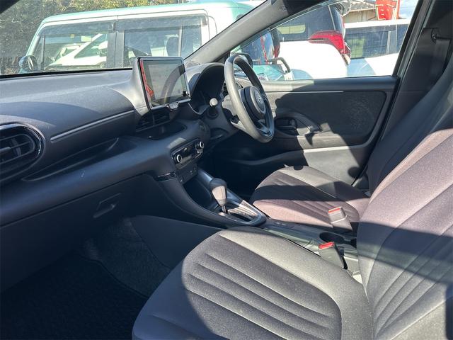 ヤリス Ｇ　ドライブレコーダー　全周囲カメラ　ナビ　ＴＶ　レーンアシスト　衝突被害軽減システム　アルミホイール　オートマチックハイビーム　オートライト　スマートキー　電動格納ミラー　ＣＶＴ（29枚目）