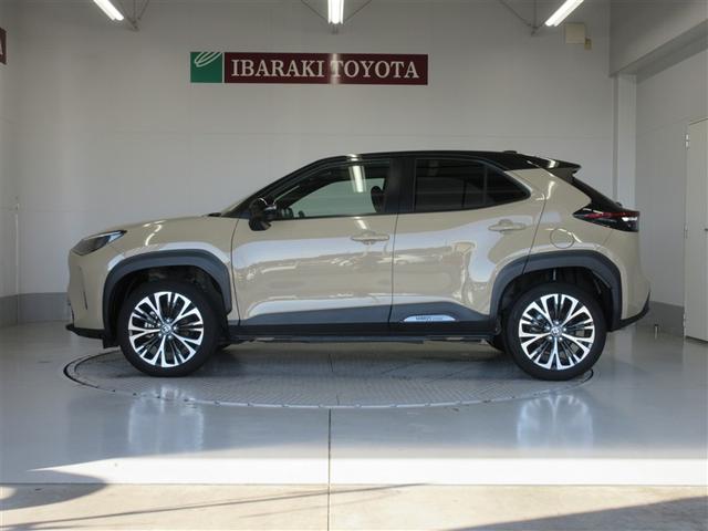 ヤリスクロス ハイブリッドＺ　アルミホイル　ＬＥＤライト　リアカメラ　ナビ　メモリーナビゲーション　パワステ　オートエアコン　サイドエアバック　エアバッグ　パワーウィンドウ　ＡＢＳ　緊急ブレーキ　運転席助手席エアバッグ（2枚目）