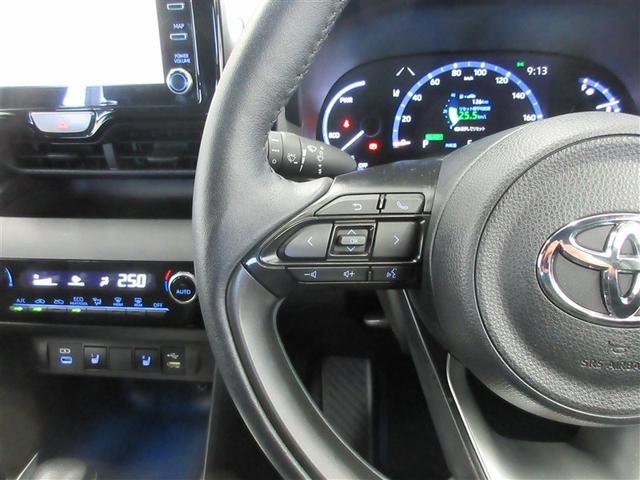 ヤリスクロス ハイブリッドＺ　アルミホイル　ＬＥＤライト　リアカメラ　ナビ　メモリーナビゲーション　パワステ　オートエアコン　サイドエアバック　エアバッグ　パワーウィンドウ　ＡＢＳ　緊急ブレーキ　運転席助手席エアバッグ（10枚目）