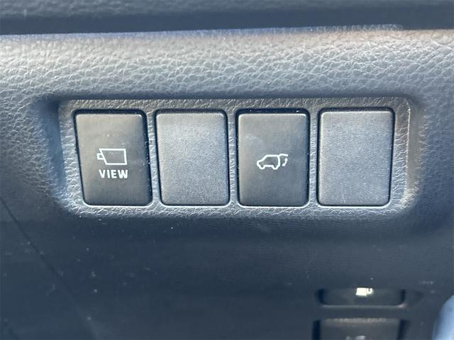 ハリアーハイブリッド プレミアム　４ＷＤ　ＥＴＣ　全周囲カメラ　オートクルーズコントロール　レーンアシスト　パワーシート　ナビ　ＴＶ　オートマチックハイビーム　オートライト　電動リアゲート　アルミホイール　スマートキー　電動格納ミラー（11枚目）
