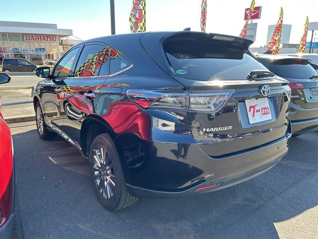ハリアーハイブリッド プレミアム　４ＷＤ　ＥＴＣ　全周囲カメラ　オートクルーズコントロール　レーンアシスト　パワーシート　ナビ　ＴＶ　オートマチックハイビーム　オートライト　電動リアゲート　アルミホイール　スマートキー　電動格納ミラー（16枚目）