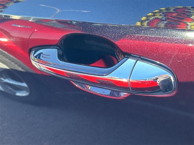 ハリアーハイブリッド プレミアム　４ＷＤ　ＥＴＣ　全周囲カメラ　オートクルーズコントロール　レーンアシスト　パワーシート　ナビ　ＴＶ　オートマチックハイビーム　オートライト　電動リアゲート　アルミホイール　スマートキー　電動格納ミラー（26枚目）