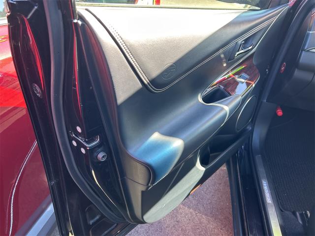 ハリアーハイブリッド プレミアム　４ＷＤ　ＥＴＣ　全周囲カメラ　オートクルーズコントロール　レーンアシスト　パワーシート　ナビ　ＴＶ　オートマチックハイビーム　オートライト　電動リアゲート　アルミホイール　スマートキー　電動格納ミラー（29枚目）