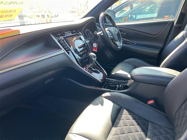 ハリアーハイブリッド プレミアム　４ＷＤ　ＥＴＣ　全周囲カメラ　オートクルーズコントロール　レーンアシスト　パワーシート　ナビ　ＴＶ　オートマチックハイビーム　オートライト　電動リアゲート　アルミホイール　スマートキー　電動格納ミラー（30枚目）