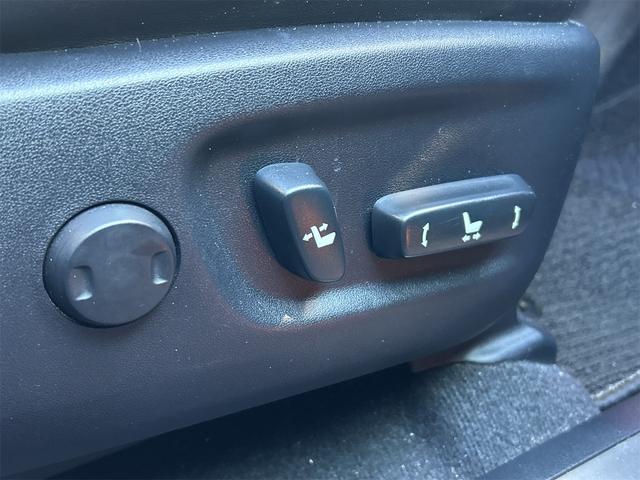 ハリアーハイブリッド プレミアム　４ＷＤ　ＥＴＣ　全周囲カメラ　オートクルーズコントロール　レーンアシスト　パワーシート　ナビ　ＴＶ　オートマチックハイビーム　オートライト　電動リアゲート　アルミホイール　スマートキー　電動格納ミラー（34枚目）