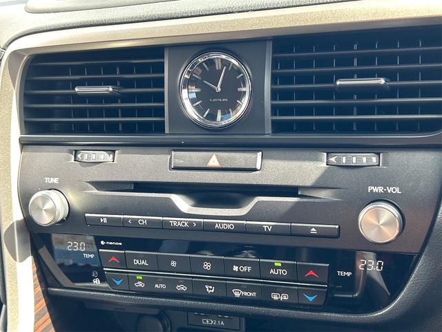 ＲＸ ＲＸ３００　バージョンＬ　ドライブレコーダー　全周囲カメラ　クリアランスソナー　オートクルーズコントロール　レーンアシスト　パワーシート　衝突被害軽減システム　サンルーフ　ナビ　ＴＶ　オートマチックハイビーム　オートライト（6枚目）