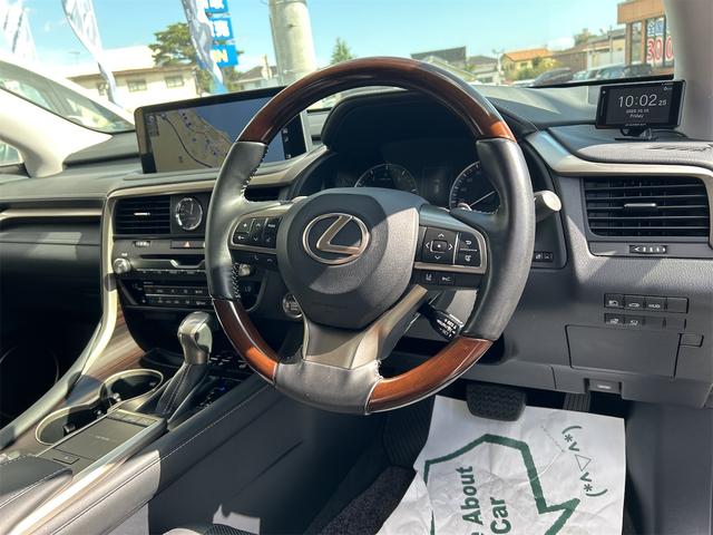 ＲＸ ＲＸ３００　バージョンＬ　ドライブレコーダー　全周囲カメラ　クリアランスソナー　オートクルーズコントロール　レーンアシスト　パワーシート　衝突被害軽減システム　サンルーフ　ナビ　ＴＶ　オートマチックハイビーム　オートライト（38枚目）