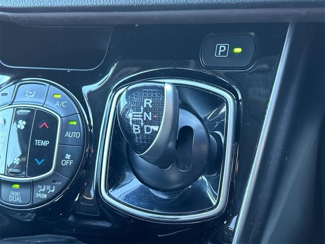 エスクァイア ハイブリッドＧｉ　ドライブレコーダー　ＥＴＣ　バックカメラ　ナビ　ＴＶ　オートクルーズコントロール　両側電動スライドドア　オートライト　ＬＥＤヘッドランプ　スマートキー　アイドリングストップ（9枚目）