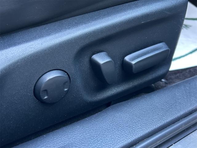 クラウンハイブリッド アスリートＳ　ドライブレコーダー　ＥＴＣ　レーンアシスト　オートクルーズコントロール　衝突被害軽減システム　バックカメラ　ナビ　ＴＶ　アルミホイール　オートマチックハイビーム　オートライト　ＬＥＤヘッドランプ（40枚目）