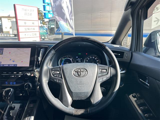 アルファードハイブリッド Ｓ　タイプゴールド　４ＷＤ　ドライブレコーダー　ＥＴＣ　バックカメラ　ナビ　ＴＶ　オートクルーズコントロール　レーンアシスト　衝突被害軽減システム　両側電動スライドドア　オートマチックハイビーム（3枚目）