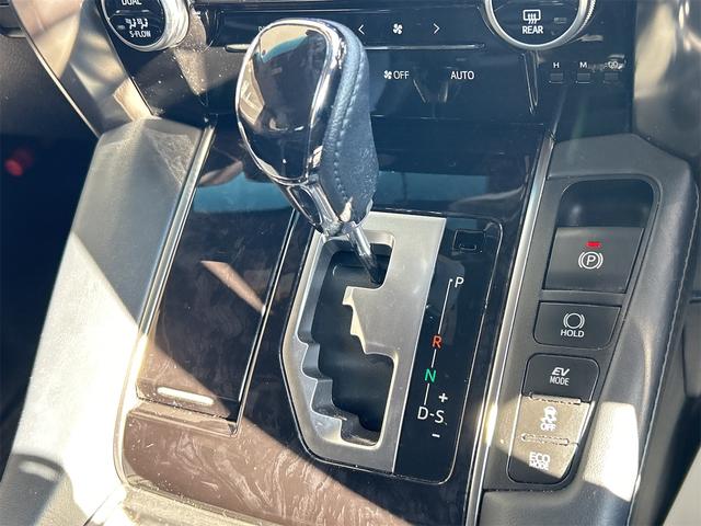 アルファードハイブリッド Ｓ　タイプゴールド　４ＷＤ　ドライブレコーダー　ＥＴＣ　バックカメラ　ナビ　ＴＶ　オートクルーズコントロール　レーンアシスト　衝突被害軽減システム　両側電動スライドドア　オートマチックハイビーム（7枚目）