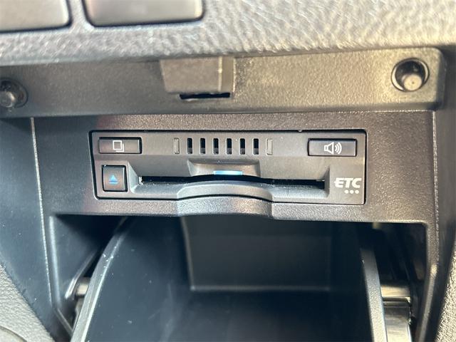 アルファードハイブリッド Ｓ　タイプゴールド　４ＷＤ　ドライブレコーダー　ＥＴＣ　バックカメラ　ナビ　ＴＶ　オートクルーズコントロール　レーンアシスト　衝突被害軽減システム　両側電動スライドドア　オートマチックハイビーム（11枚目）