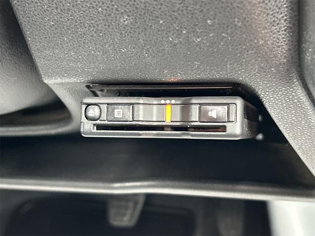 ハイゼットカーゴ ＤＸ　ＳＡＩＩＩ　４ＷＤ　ＡＴ　衝突被害軽減システム　ＥＴＣ　ナビ　ＴＶ　両側スライドドア　キーレスエントリー　アイドリングストップ　オートマチックハイビーム　アルミホイール　ＡＢＳ　ＥＳＣ（11枚目）