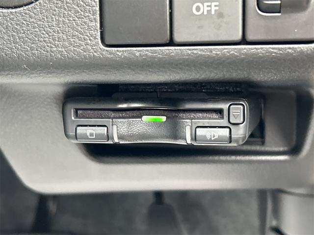 アルト F ETC 衝突被害軽減システム キーレスエントリー CVT 盗難防止システム ABS ESC CD ミュージックプレイヤー接続可 衝突安全ボディ エアコン パワーステアリング パワーウィンドウ(5枚目)