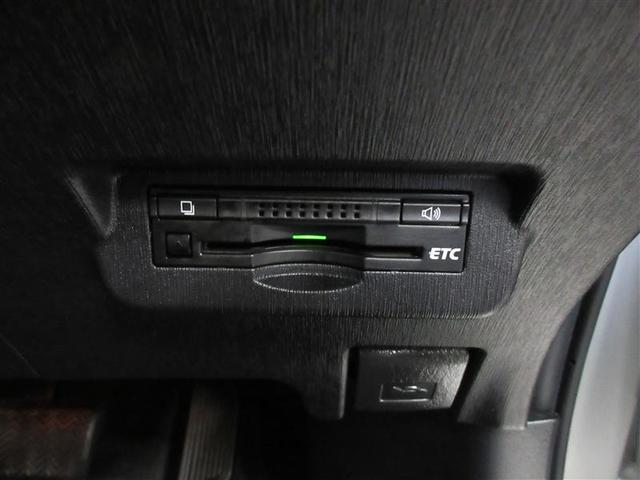 プリウスα Ｇ　Ｂモニタ　盗難防止装置　エアバッグ　ＡＢＳ　地デジＴＶ　オートクルーズコントロール　ＥＴＣ付　Ｗエアバック　ＴＶナビ　ＤＶＤ再生機能　キーフリーキー　フルオートエアコン　パワーステアリング　ＡＷ（13枚目）