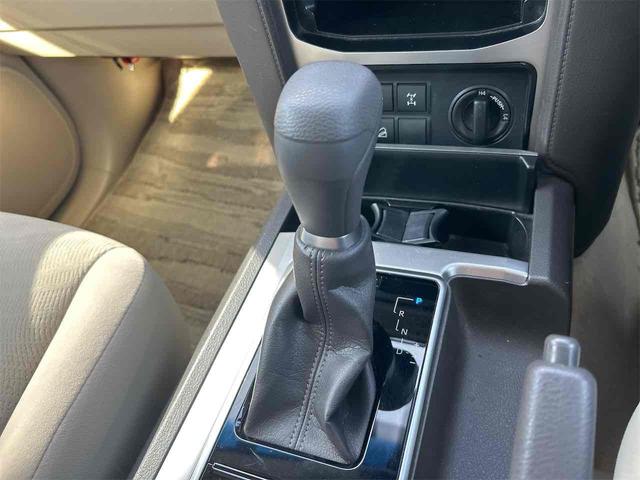 ランドクルーザープラド ＴＸ　４ＷＤ　ドライブレコーダー　ＥＴＣ　バックカメラ　クリアランスソナー　オートクルーズコントロール　レーンアシスト　衝突被害軽減システム　ナビ　ＴＶ　オートマチックハイビーム　オートライト（6枚目）