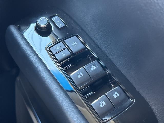 アルファード ２．５Ｓ　Ｃパッケージ　バックカメラ　ナビ　ＴＶ　オートクルーズコントロール　レーンアシスト　衝突被害軽減システム　両側電動スライドドア　オートマチックハイビーム　オートライト　ＬＥＤヘッドランプ（11枚目）