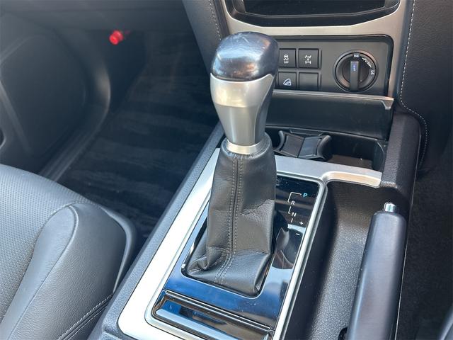 ランドクルーザープラド ＴＸ　Ｌパッケージ　４ＷＤ　ＥＴＣ　バックカメラ　クリアランスソナー　オートクルーズコントロール　レーンアシスト　パワーシート　衝突被害軽減システム　サンルーフ　ナビ　ＴＶ　オートマチックハイビーム　オートライト（6枚目）
