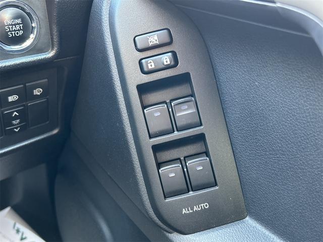 ランドクルーザープラド ＴＸ　Ｌパッケージ　４ＷＤ　ＥＴＣ　バックカメラ　クリアランスソナー　オートクルーズコントロール　レーンアシスト　パワーシート　衝突被害軽減システム　サンルーフ　ナビ　ＴＶ　オートマチックハイビーム　オートライト（9枚目）
