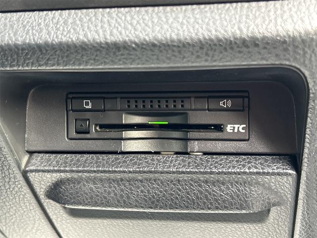 ヴォクシー ZS G’s ★当店舗限定★15日・16日の土日限りの価格です★バックカメラ ナビ TV レーンアシスト 衝突被害軽減システム 両側スライド・片側電動 ETC オートライト LEDヘッドランプ(7枚目)