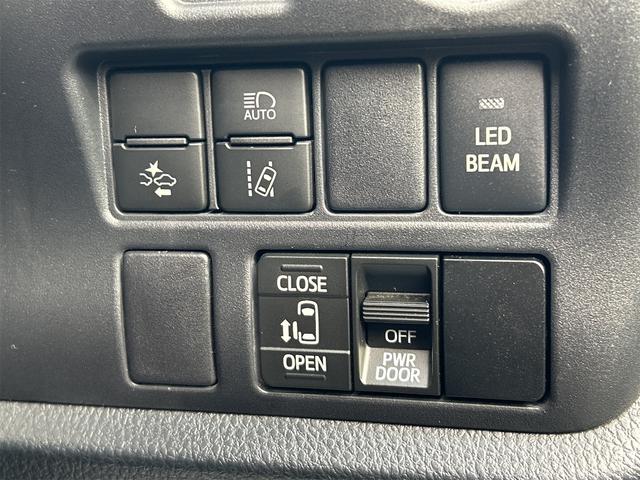 ヴォクシー ZS G’s ★当店舗限定★15日・16日の土日限りの価格です★バックカメラ ナビ TV レーンアシスト 衝突被害軽減システム 両側スライド・片側電動 ETC オートライト LEDヘッドランプ(8枚目)