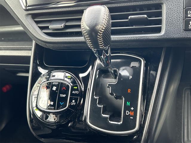 ヴォクシー ZS G’s ★当店舗限定★15日・16日の土日限りの価格です★バックカメラ ナビ TV レーンアシスト 衝突被害軽減システム 両側スライド・片側電動 ETC オートライト LEDヘッドランプ(10枚目)