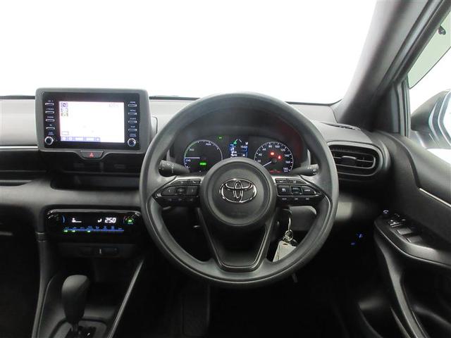 ヤリス ハイブリッドＸ　カーテンエアバッグ　イモビライザー　バックモニター　ワイヤレスキー　ＡＢＳ　ナビ　Ｗエアバック　パワーウィンドウ　ＥＴＣ　エアバック　メモリーナビ　パワーステアリング　横滑り防止システム（4枚目）