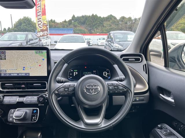 アクア Z 当社試乗車歴 ドライブレコーダー 全周囲カメラ ナビ TV オートクルーズコントロール レーンアシスト 衝突被害軽減システム アルミホイール オートマチックハイビーム LEDヘッドランプ(3枚目)