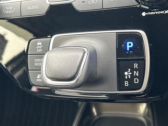 アクア Z 当社試乗車歴 ドライブレコーダー 全周囲カメラ ナビ TV オートクルーズコントロール レーンアシスト 衝突被害軽減システム アルミホイール オートマチックハイビーム LEDヘッドランプ(7枚目)