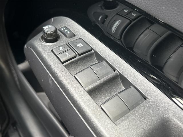 アクア Z 当社試乗車歴 ドライブレコーダー 全周囲カメラ ナビ TV オートクルーズコントロール レーンアシスト 衝突被害軽減システム アルミホイール オートマチックハイビーム LEDヘッドランプ(11枚目)