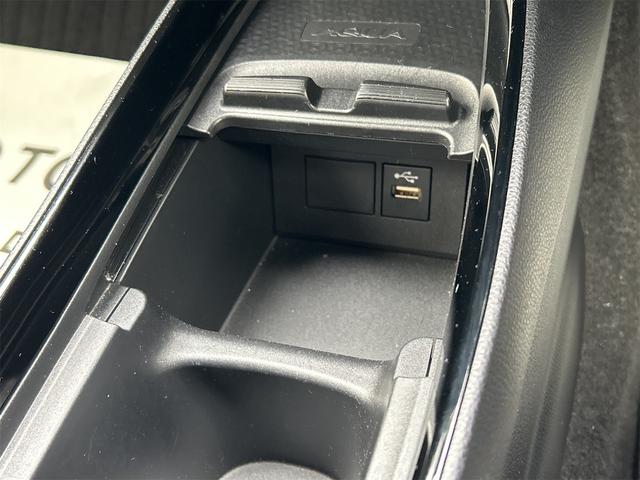 アクア G 当社試乗車歴 ドライブレコーダー 全周囲カメラ ナビ TV オートクルーズコントロール レーンアシスト 衝突被害軽減システム オートマチックハイビーム オートライト LEDヘッドランプ(49枚目)