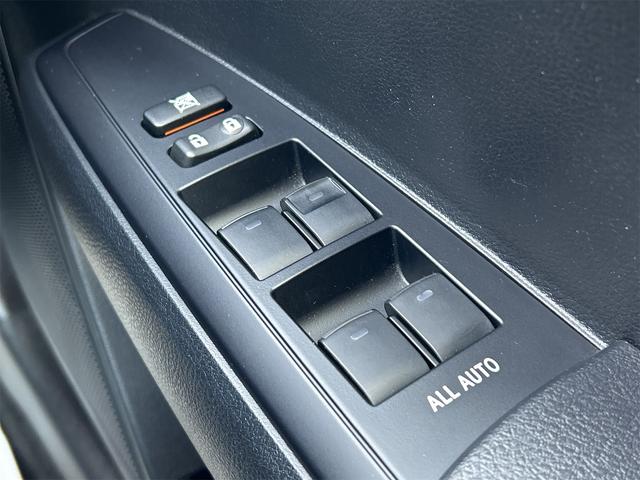 カローラアクシオ ＥＸ　レーンアシスト　衝突被害軽減システム　バックカメラ　ナビ　ＴＶ　オートマチックハイビーム　オートライト　ＬＥＤヘッドランプ　ＣＶＴ　スマートキー　アイドリングストップ　電動格納ミラー　盗難防止システム（11枚目）