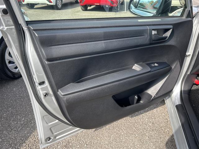 カローラフィールダー ハイブリッド　ＥＸ　ドライブレコーダー　ＥＴＣ　バックカメラ　ナビ　ＴＶ　レーンアシスト　衝突被害軽減システム　オートマチックハイビーム　スマートキー　電動格納ミラー　ＣＶＴ　盗難防止システム（34枚目）