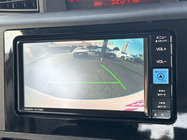 バックカメラも付いています。駐車の時に便利なのはもちろんの事、後方死角にいる子供たちに気が付くことができるので安心安全ですね
