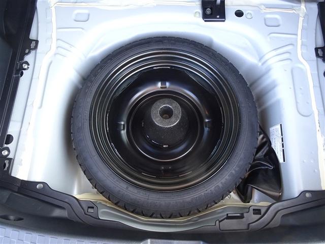 アクア Ｓ　スマートキープッシュスタート　キーレスエントリ　ナビ＆ＴＶ　オートエアコン　デュアルエアバック　ＥＳＣ　Ｂカメラ　パワーウィンドウ　ＳＲＳ　ワンセグＴＶ　パワーステアリング　ＡＢＳ　メモリーナビ（19枚目）