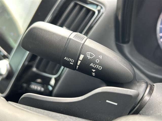 クラウンハイブリッド S スポーツスタイル ドライブレコーダー クリアランスソナー レーンアシスト オートクルーズコントロール パークアシスト 衝突被害軽減システム 全周囲カメラ ナビ TV アルミホイール オートマチックハイビーム(49枚目)