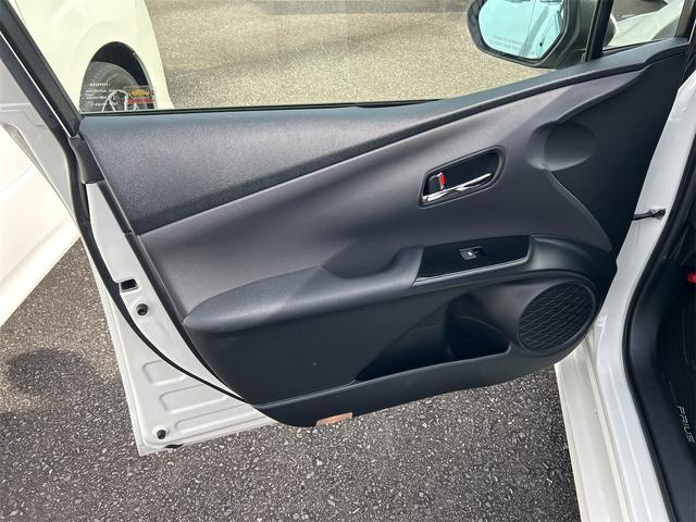 プリウス Sツーリングセレクション レーンアシスト オートクルーズコントロール バックカメラ ナビ TV アルミホイール オートマチックハイビーム オートライト LEDヘッドランプ CVT シートヒーター スマートキー 電動格納ミラー(31枚目)