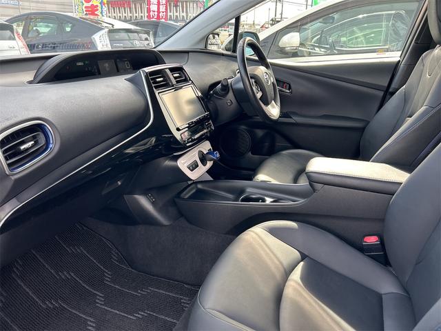 プリウス Sツーリングセレクション レーンアシスト オートクルーズコントロール バックカメラ ナビ TV アルミホイール オートマチックハイビーム オートライト LEDヘッドランプ CVT シートヒーター スマートキー 電動格納ミラー(32枚目)