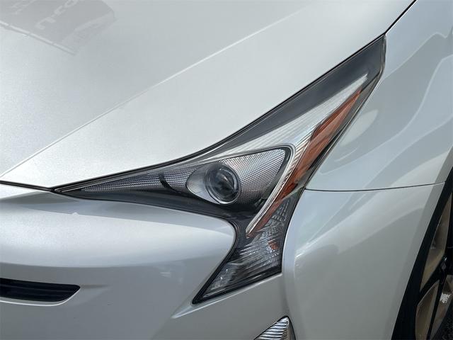 プリウス Sツーリングセレクション レーンアシスト オートクルーズコントロール バックカメラ ナビ TV アルミホイール オートマチックハイビーム オートライト LEDヘッドランプ CVT シートヒーター スマートキー 電動格納ミラー(34枚目)