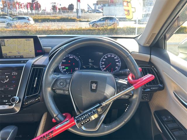 クラウンハイブリッド S Cパッケージ ドライブレコーダー レーンアシスト オートクルーズコントロール 衝突被害軽減システム バックカメラ ナビ TV アルミホイール オートマチックハイビーム オートライト(3枚目)