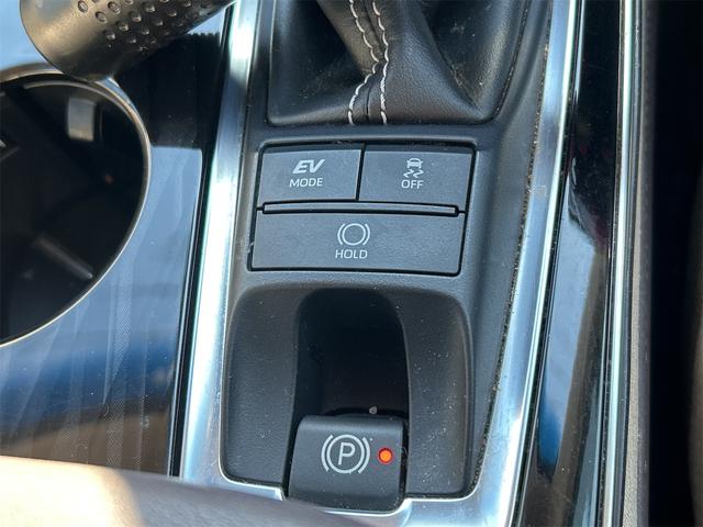 クラウンハイブリッド S Cパッケージ ドライブレコーダー レーンアシスト オートクルーズコントロール 衝突被害軽減システム バックカメラ ナビ TV アルミホイール オートマチックハイビーム オートライト(46枚目)