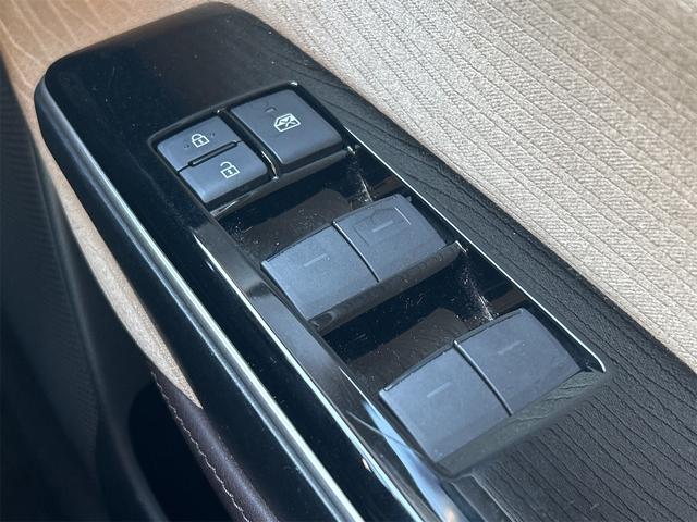 クラウンハイブリッド S Cパッケージ ドライブレコーダー レーンアシスト オートクルーズコントロール 衝突被害軽減システム バックカメラ ナビ TV アルミホイール オートマチックハイビーム オートライト(50枚目)