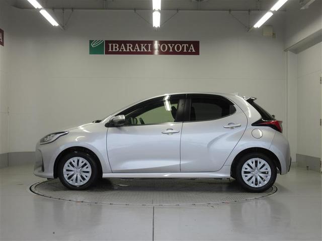 ヤリス ハイブリッドＺ　ＰＣＳ　ＡＷ　Ｂカメラ　ＬＥＤランプ　パワステ　カーテンエアバック　ＡＢＳ　エアコン　エアバッグ　デュアルエアバック（2枚目）